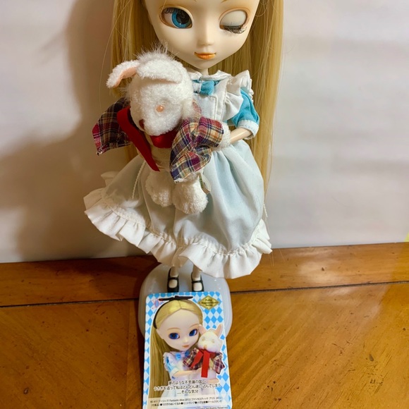 Pullip: Regeneration Fantastic Alice 2012 - Picture 3 of 6